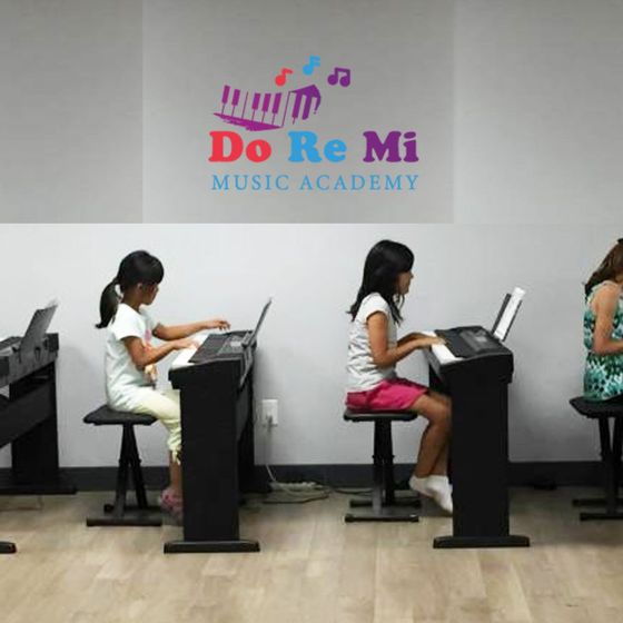 Group Piano Lesson at DoReMi Music Academy in Boca Raton Florida 