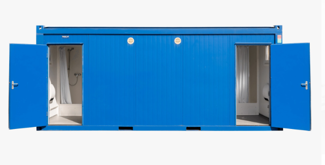 Un bâtiment bleu avec deux portes ouvertes sur fond blanc.