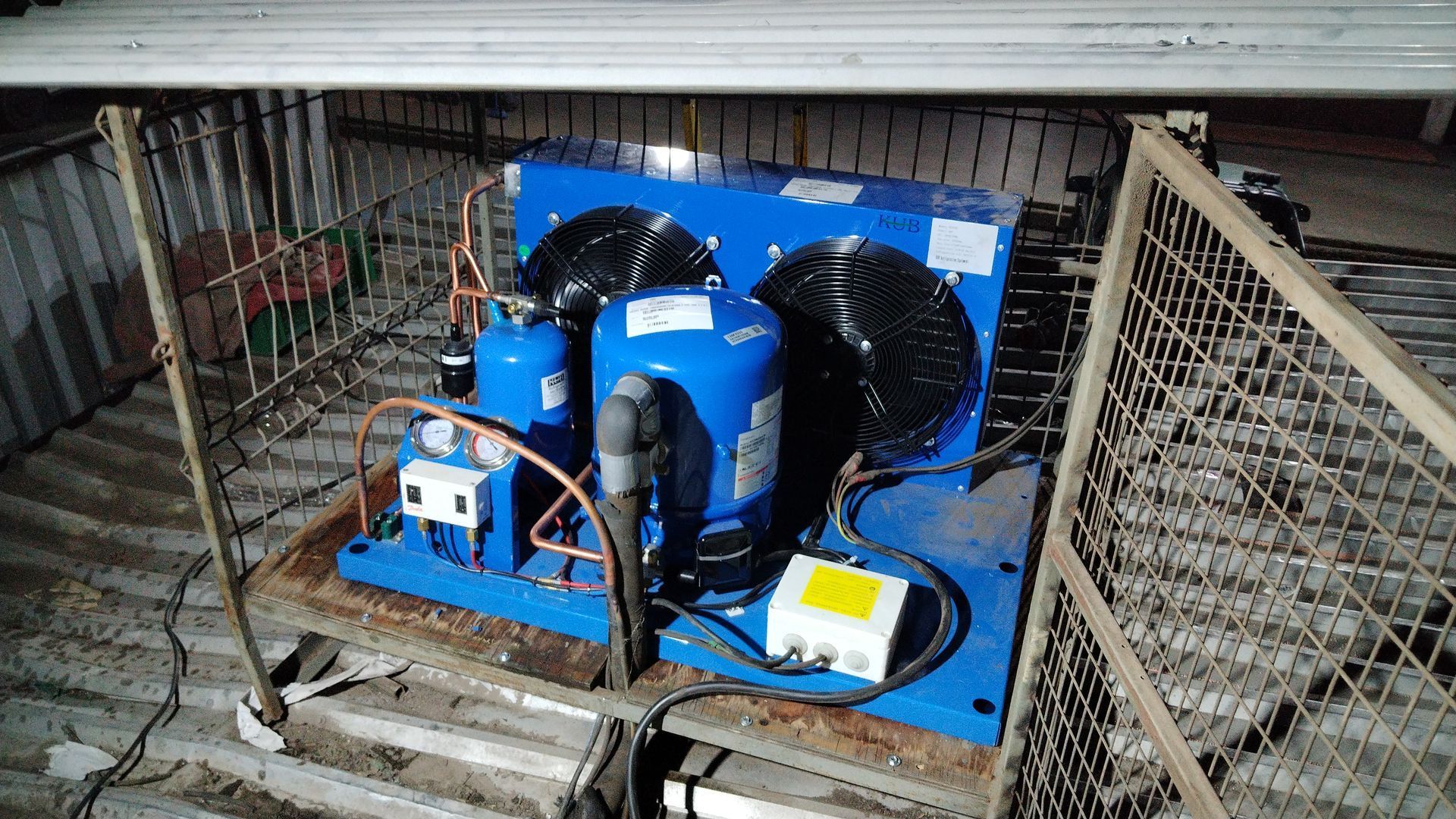 mantenimiento de neveras industriales chiller vitrinas de refrigeración