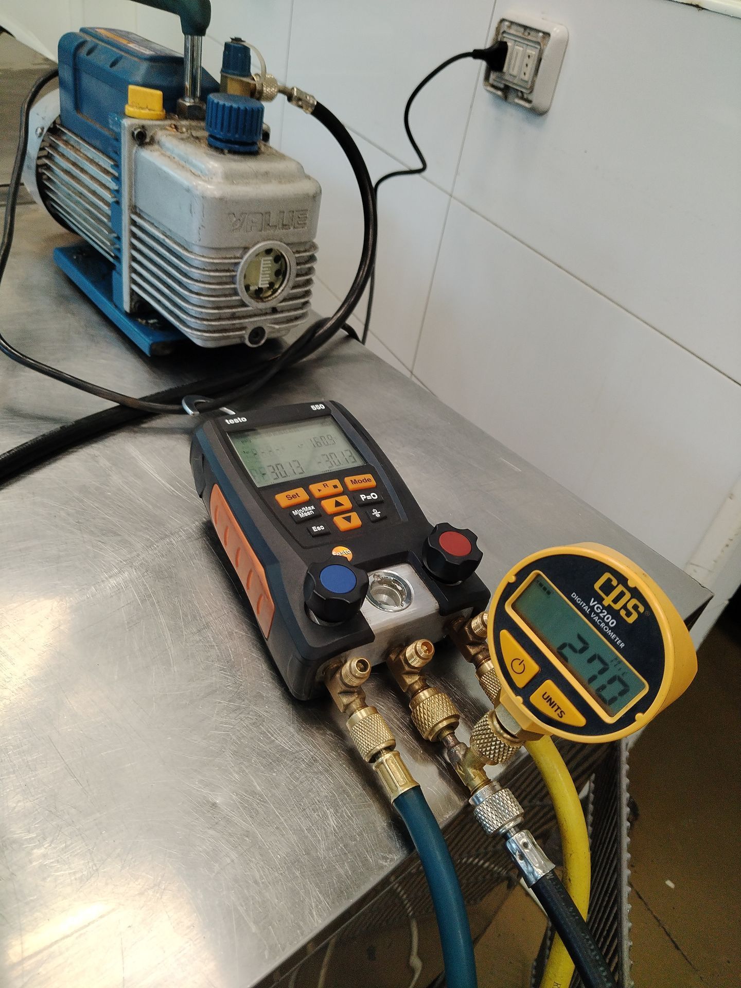 mantenimiento de neveras industriales chiller vitrinas de refrigeración