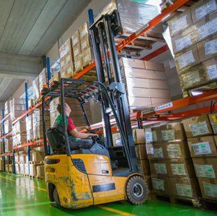 reach truck accessing high load