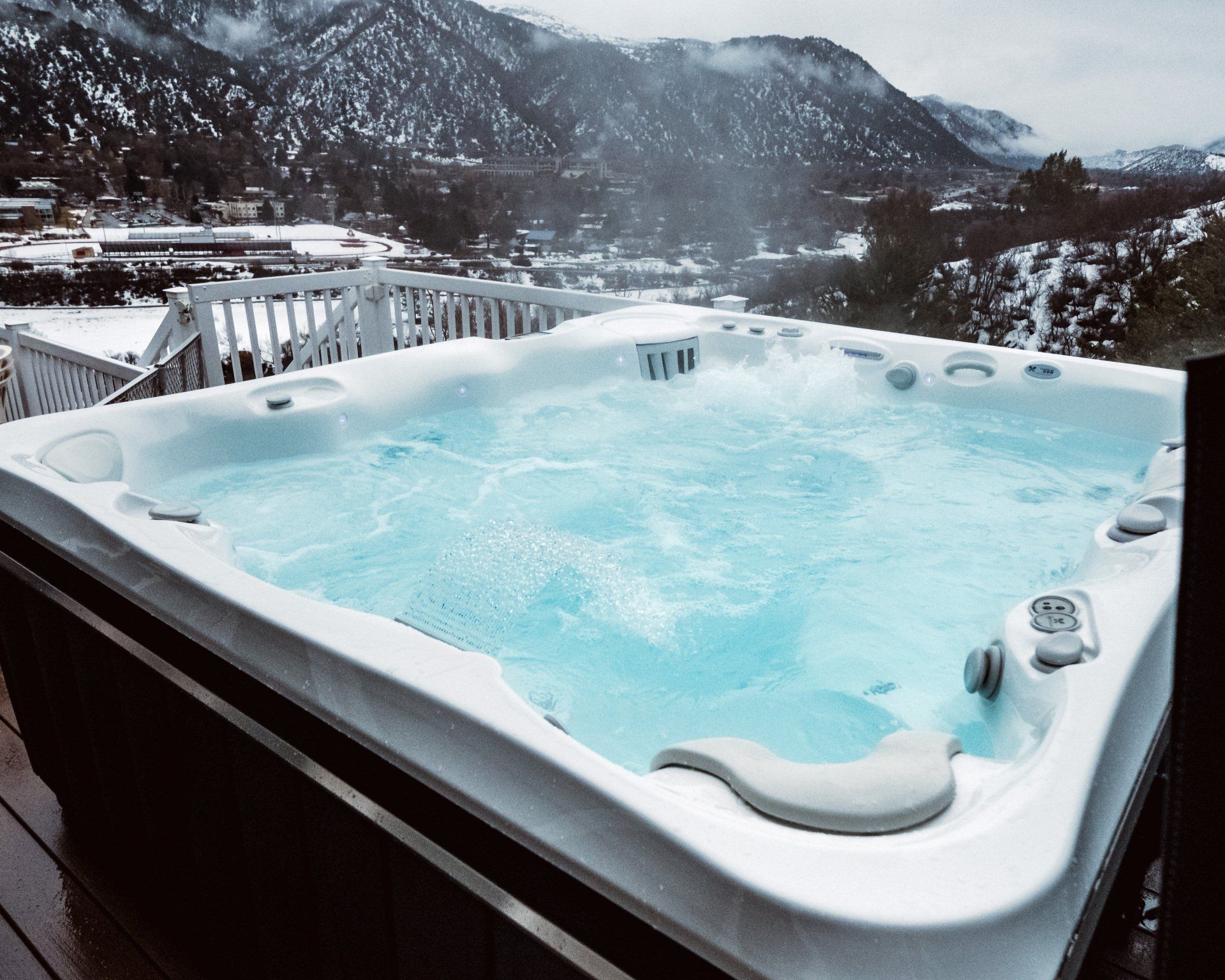 Hot Tubs and Luxury Log Homes | Pittsburgh | Young's Cedar Log Homes