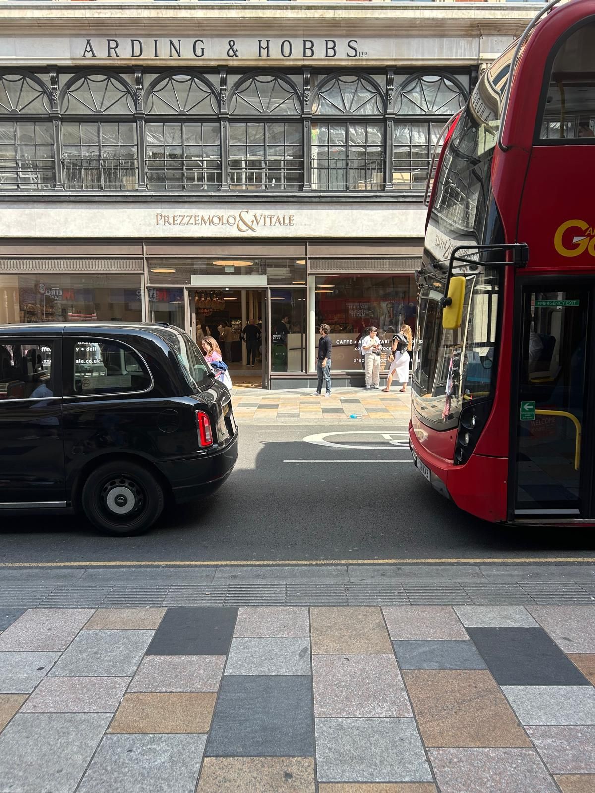 Inaugurazione del nuovo punto vendita di Prezzemolo e Vitale a Clapham, Londra