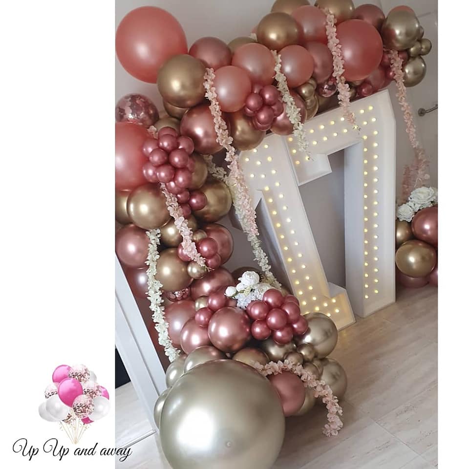 5 Birthday Arch in pink, white and gold