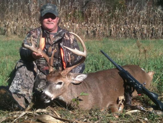 Tennessee Whitetail deer hunting outfitter, TN whitetail deer hunting ranch