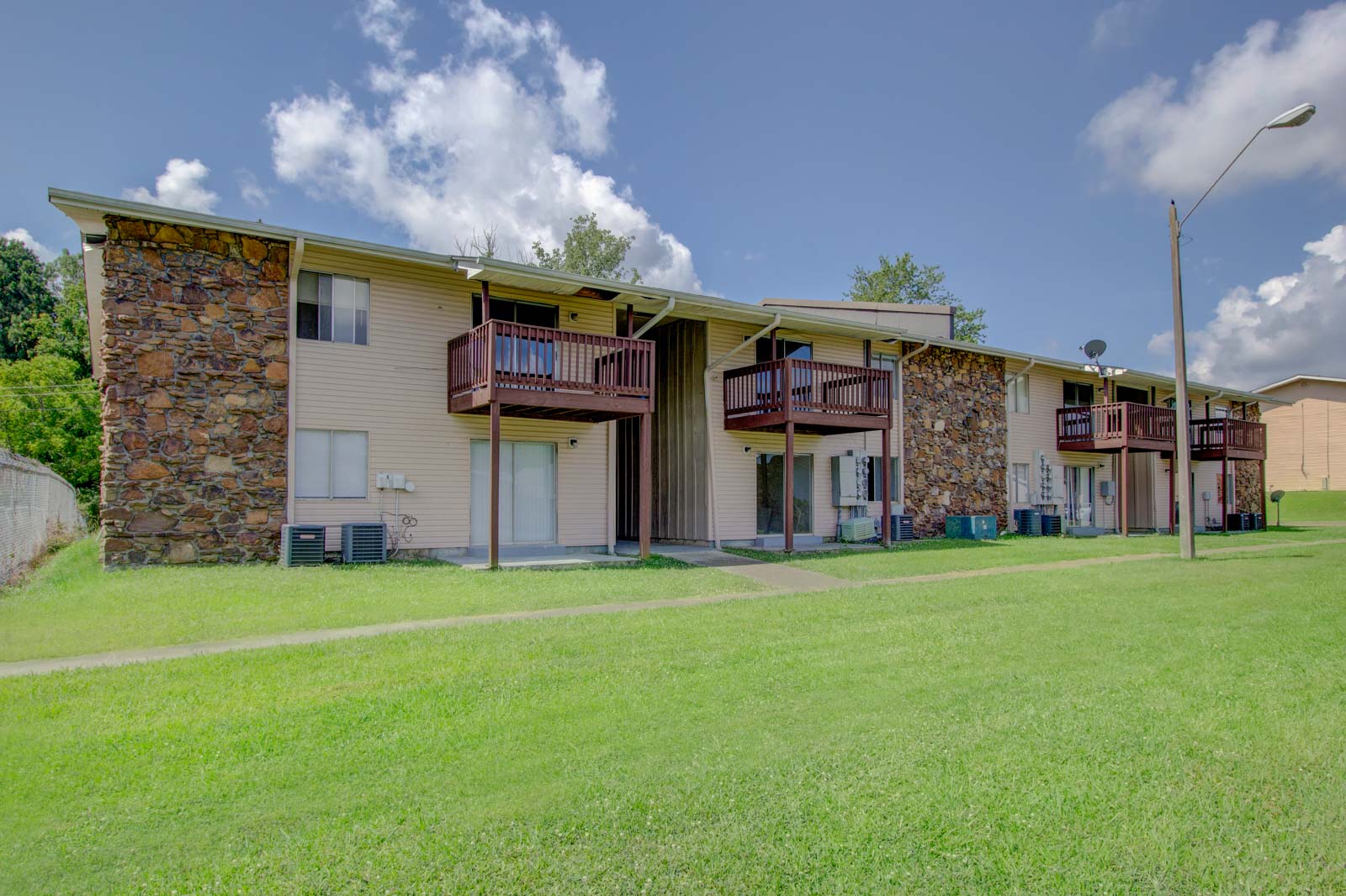 Exterior | Melrose Apartments