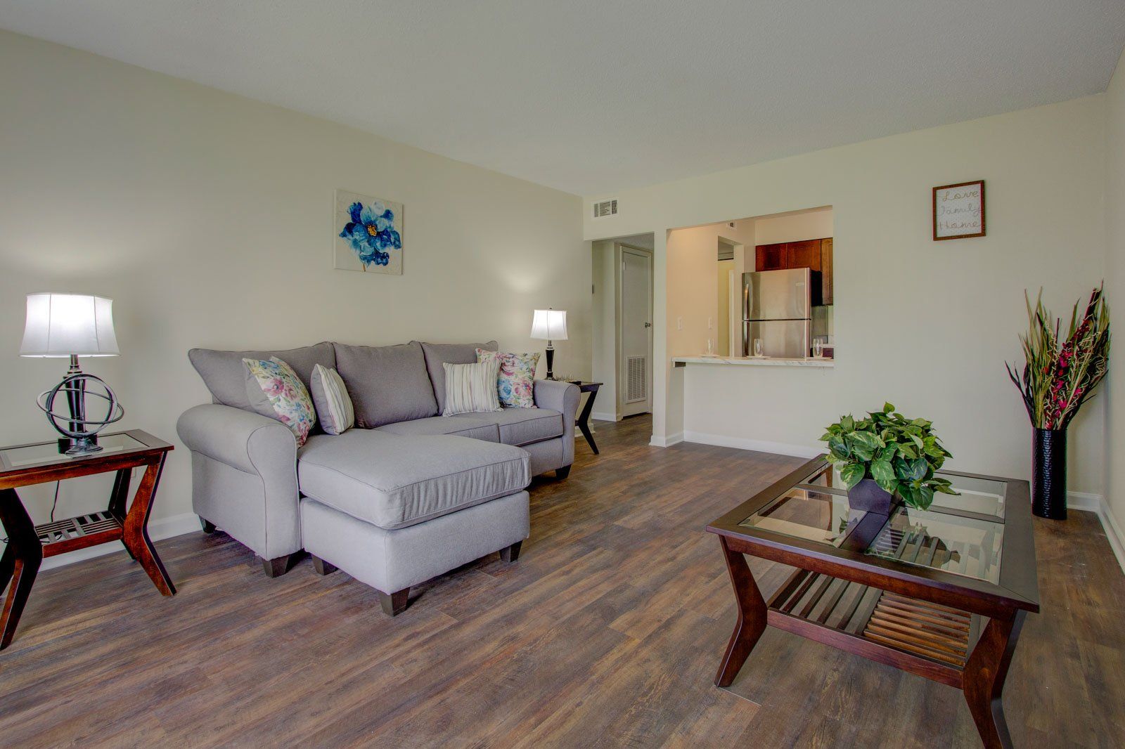 Photo Gallery | Jackson Valley Apartments, Jackson, MS