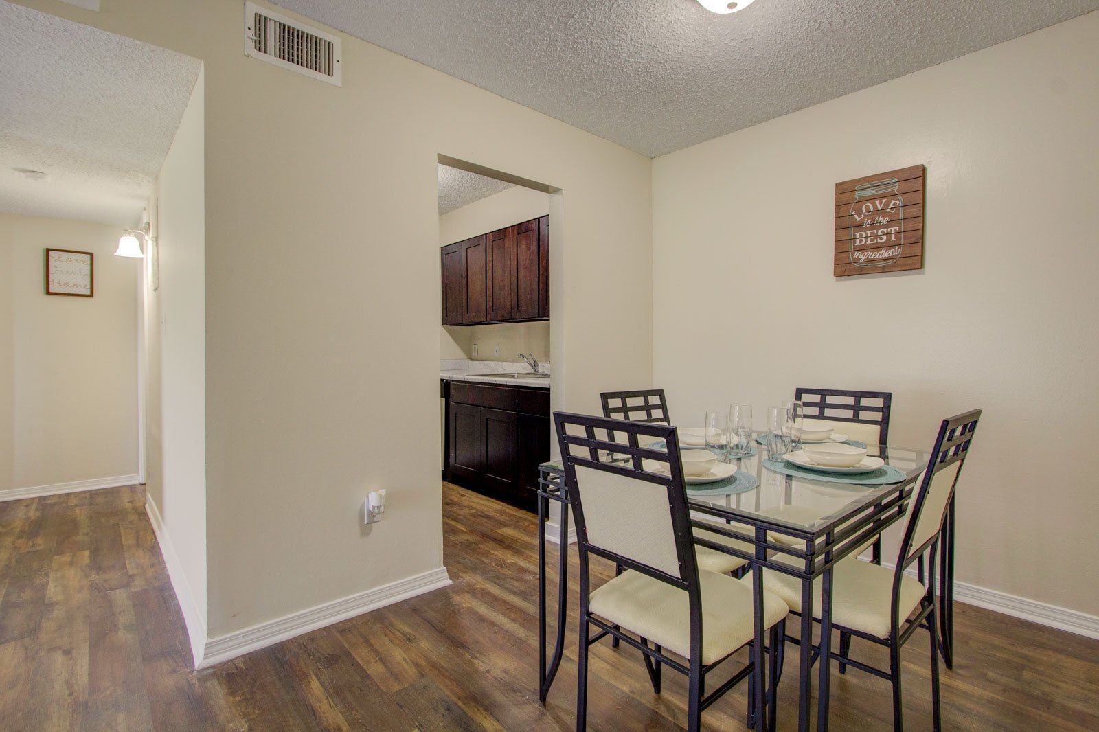Dining | Melrose Apartments