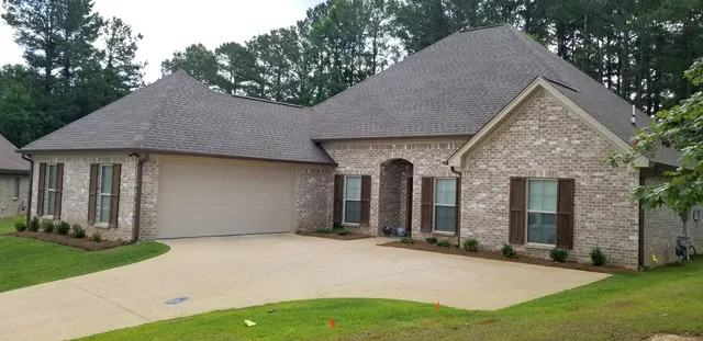 Finished Home Gutter — Jackson, MS — A&W Gutters