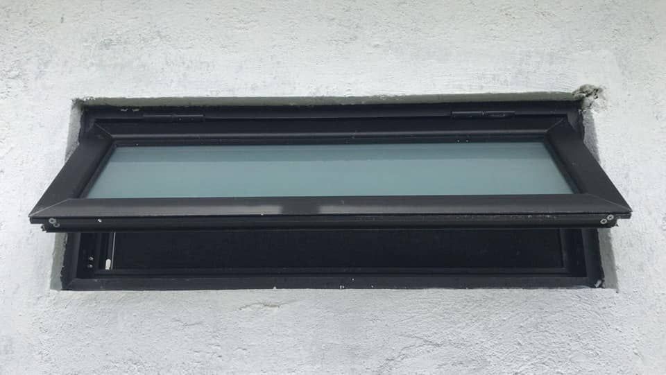 SOLUCIONES EN HERRERÍA Y CORTINAS DE ACERO