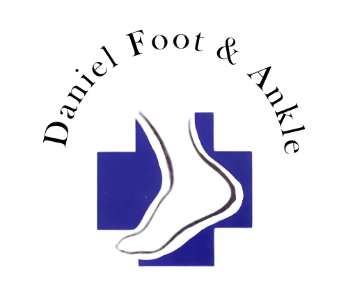 Daniel Foot and Ankle Logo 