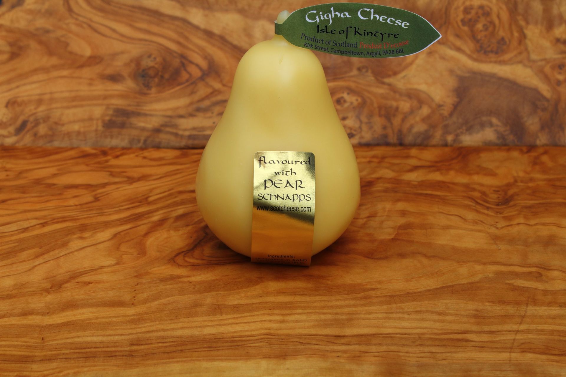 Gigha Fruit shaped with mature white cheddar flavoured with Pear Schnapps 200g