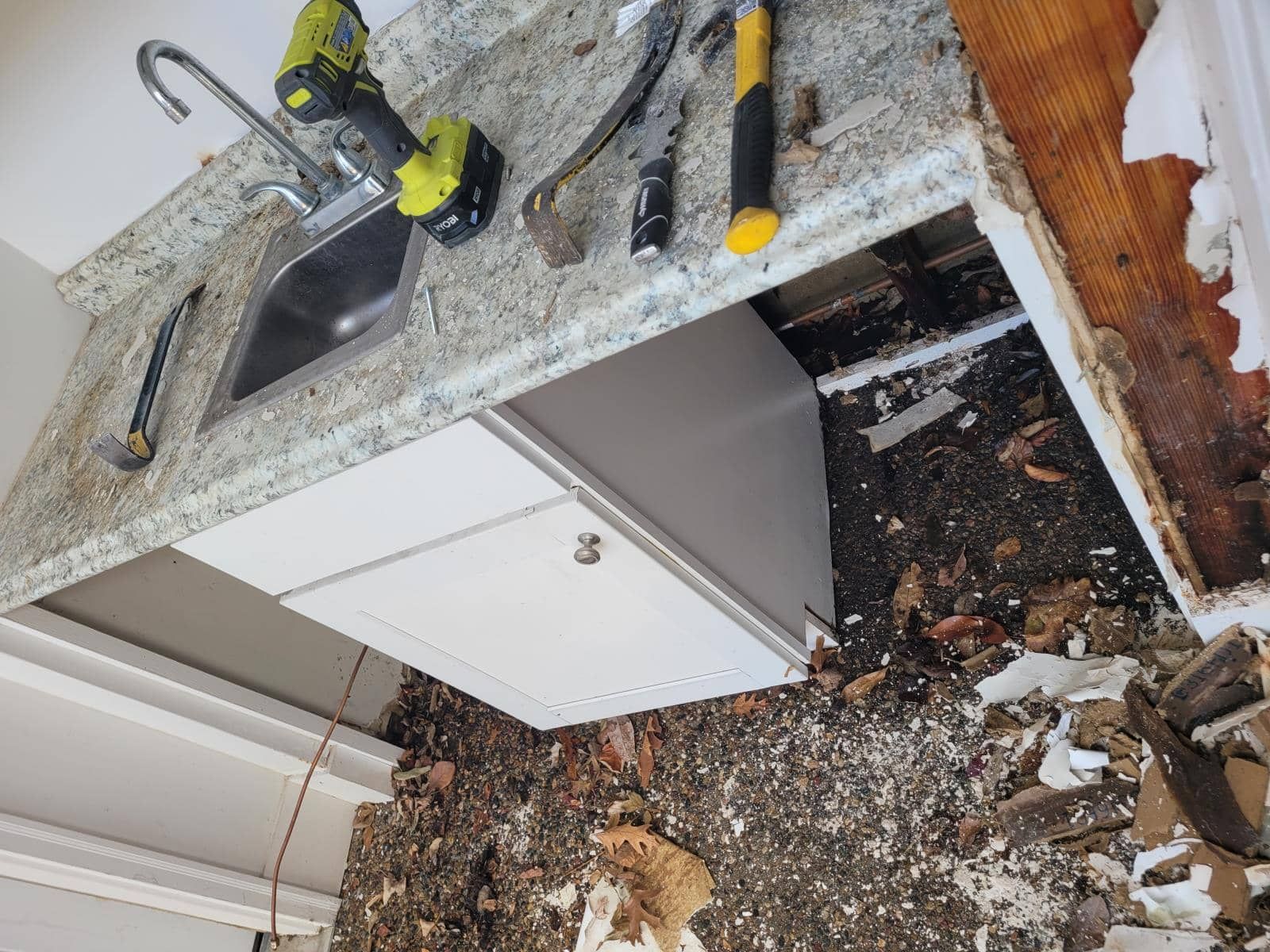 water damage due to pipe burst in Republic MO