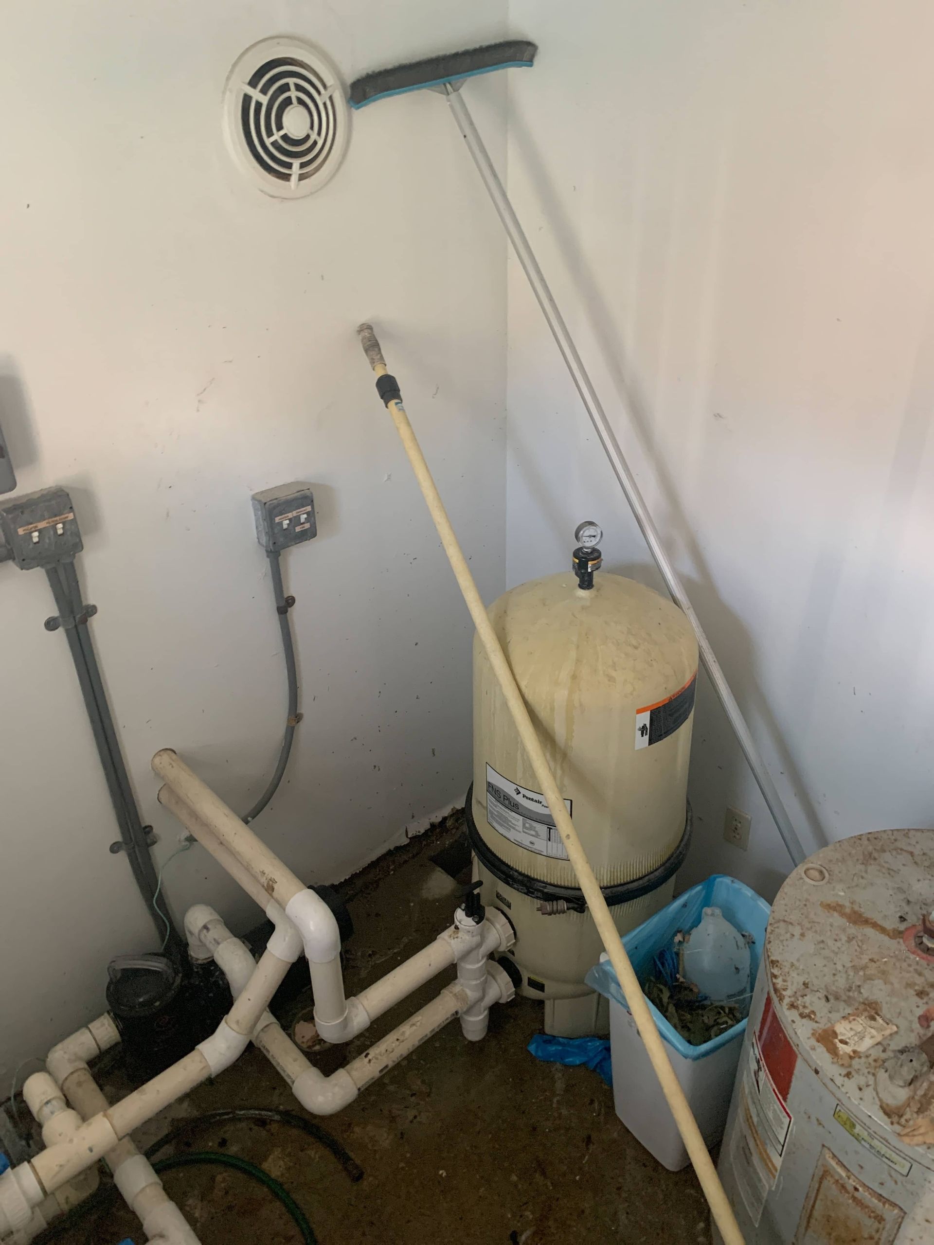 pipe burst water damage in Republic Mo