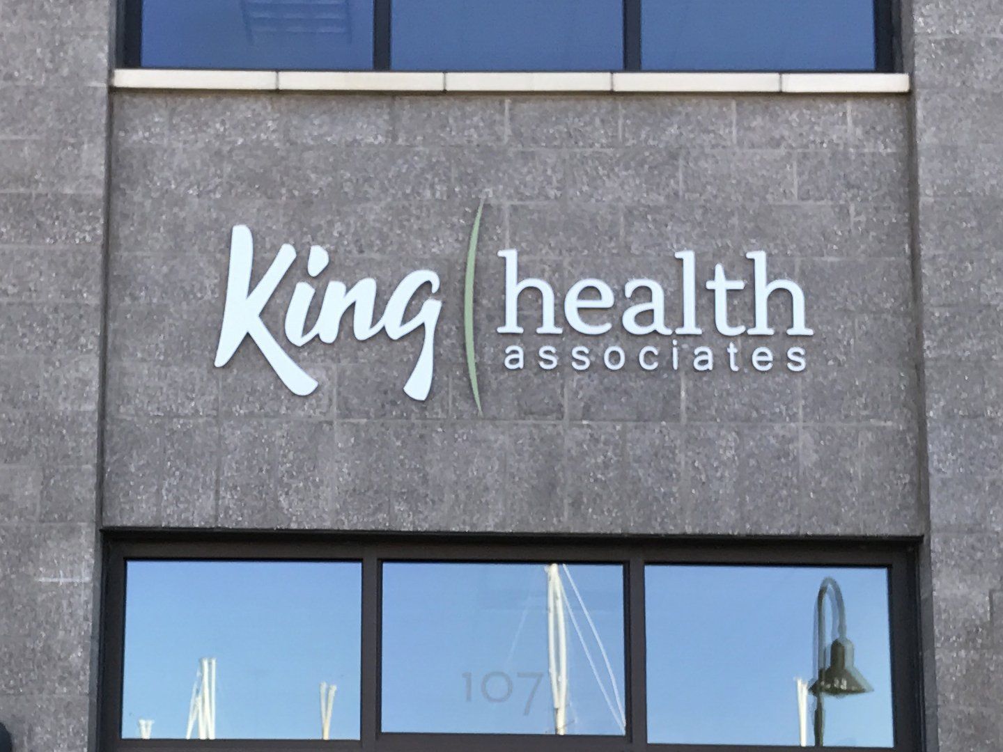 king health dimensional lettering