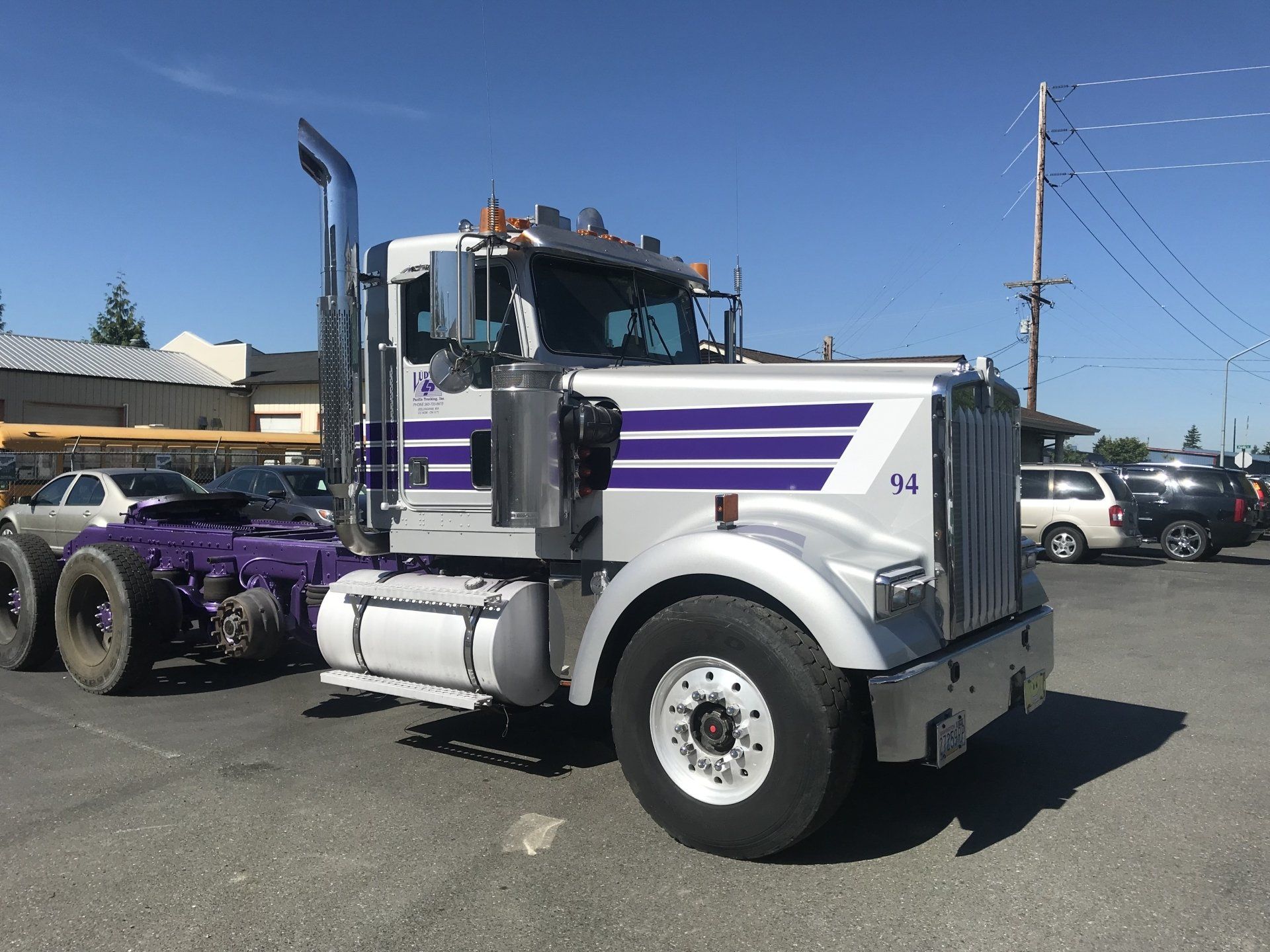 fleet vehicle vinyl graphics on a semi truck