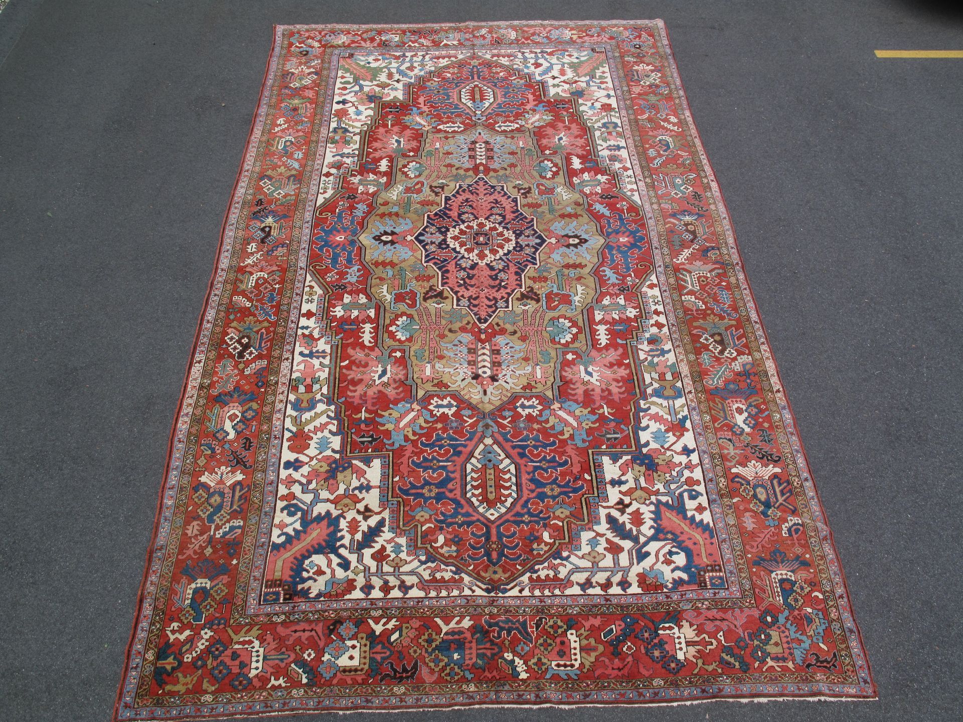 Antique Serapi | #211111 | 10'11