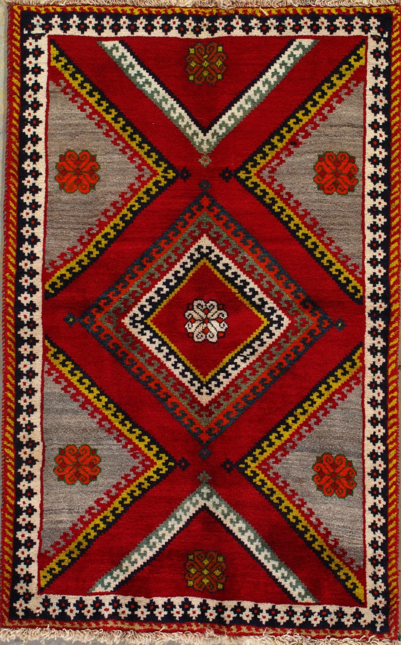 A rug with a geometric pattern on it