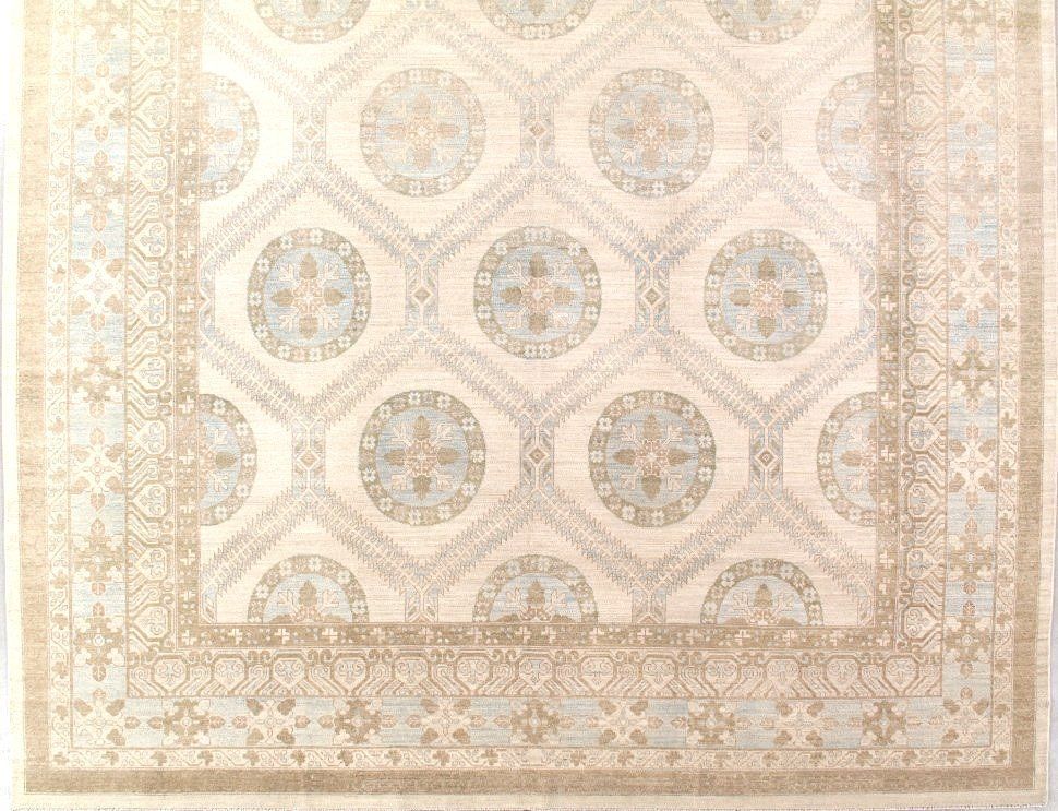 A close up of a rug with a pattern on it.