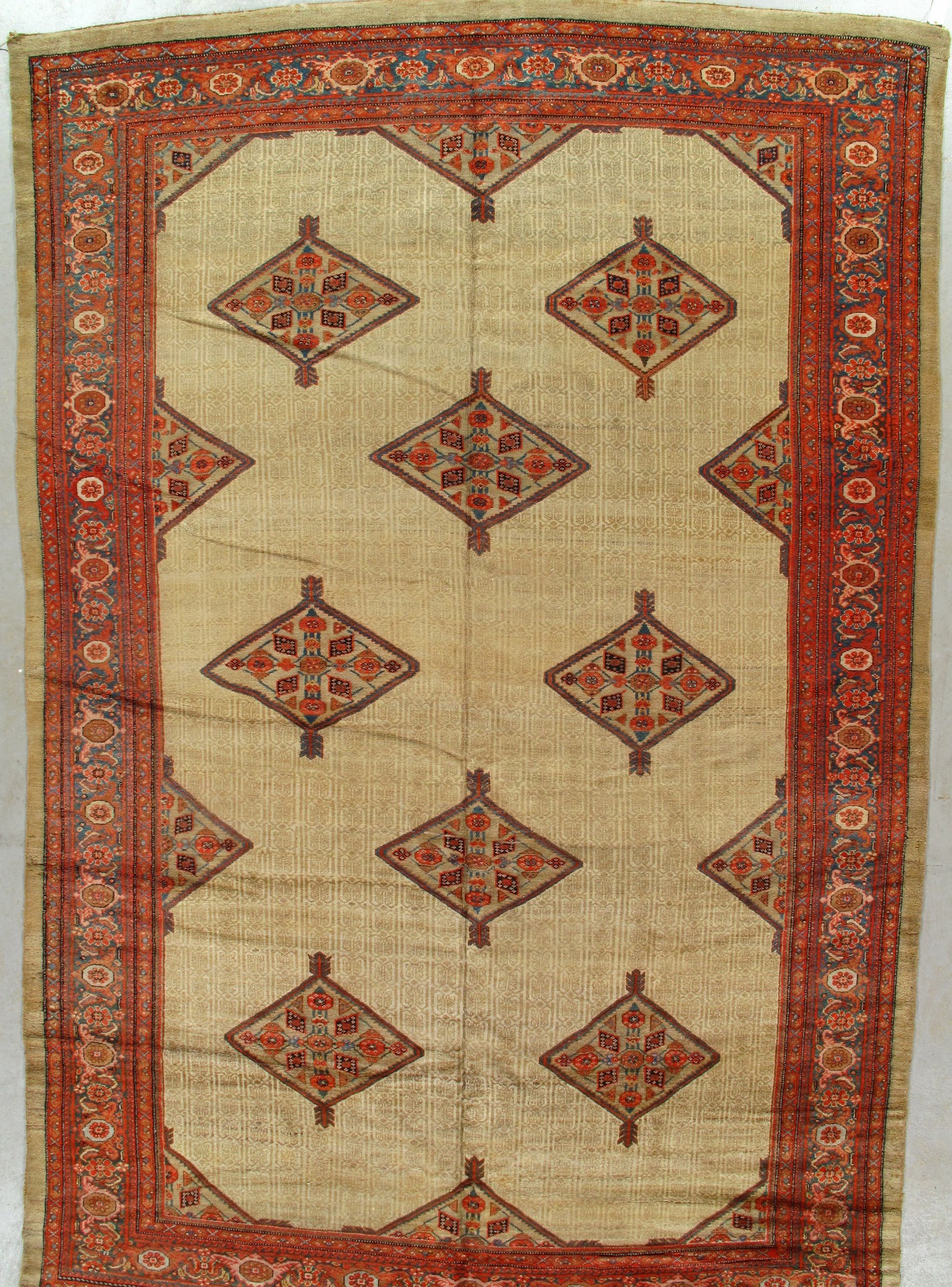 A rug with a pattern of diamonds on it