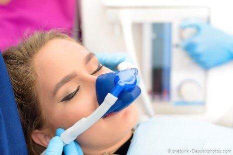 Angstfreie Zahnbehandlung mit Lachgas-Sedierung