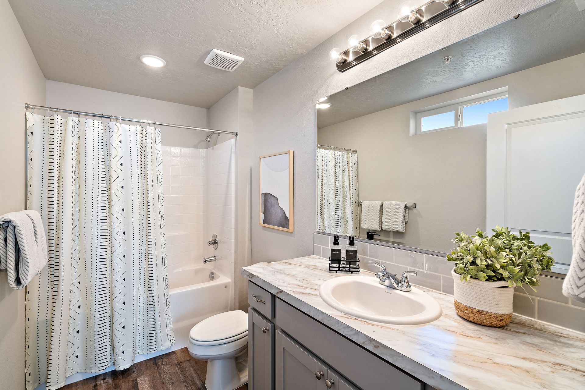 Brownstone flats bathroom