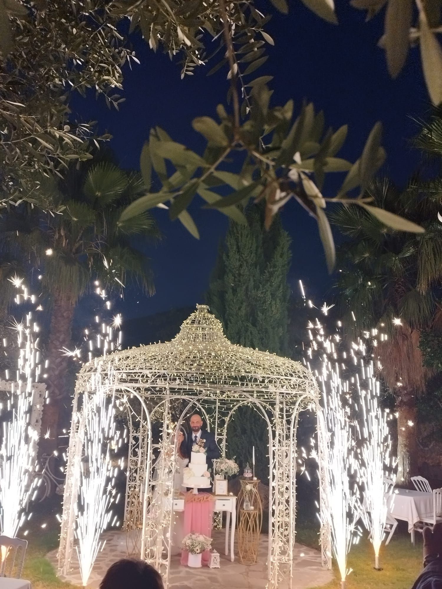 gazebo addobbato per delle nozze