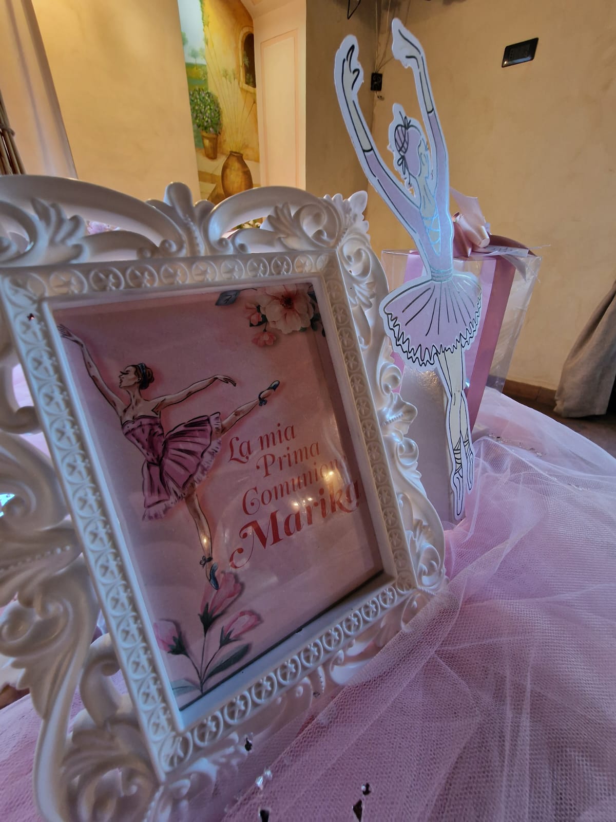 tavolo di un ristorante durante una prima comunione