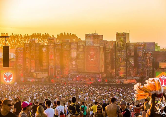 bookstage podium mainstage tomorrowworld usa  atlanta