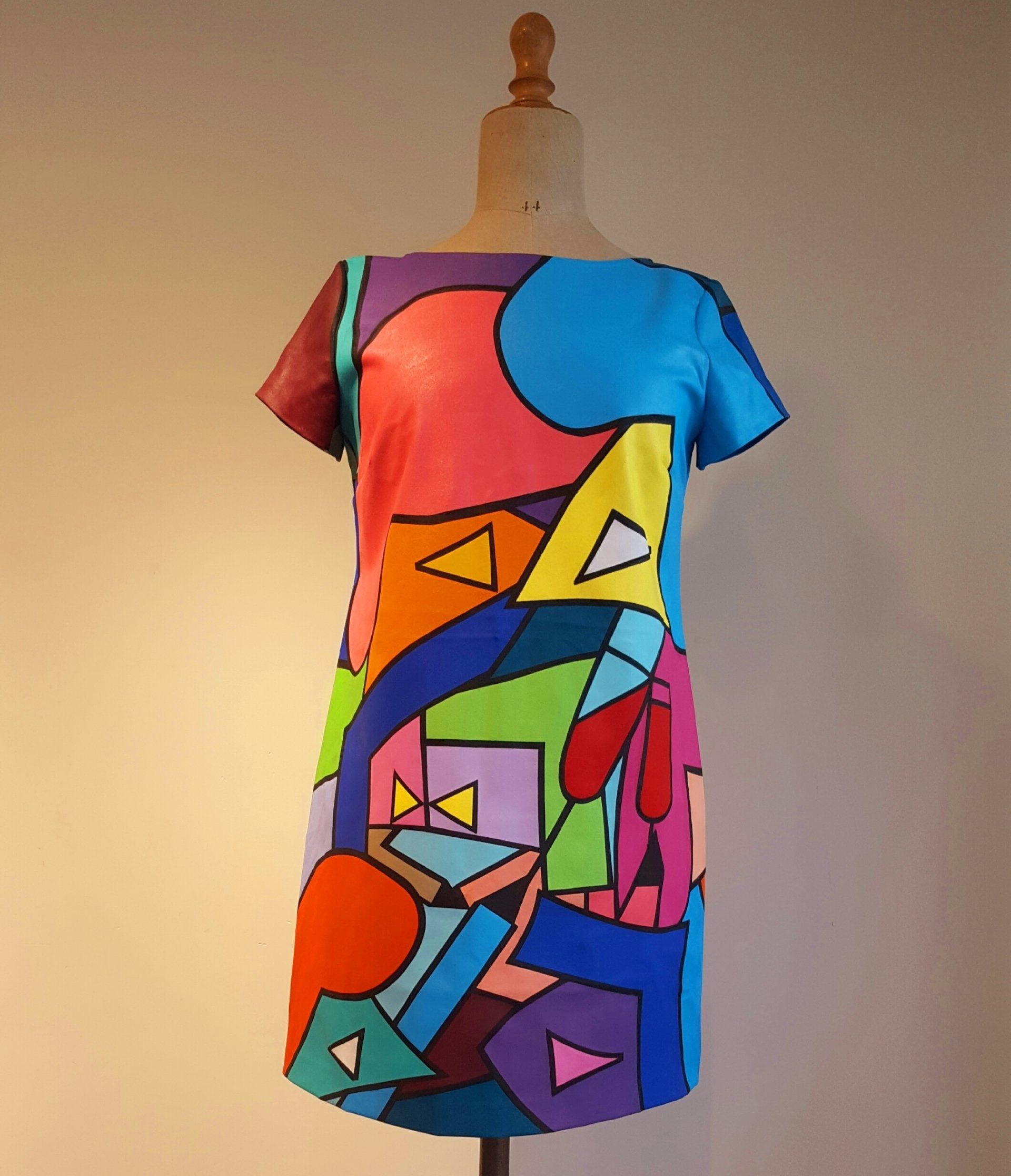 hedendaagse kunst contemporary art. Painted dress.geschilderde jurk.den haag schilderij. Portrait painting the hague.Van Gogh. Vincent van gogh. michael burgers. Modern paintings. Acrylic paintings. Dutch artitst. kunstenaar den haag. strakke schilderijen.