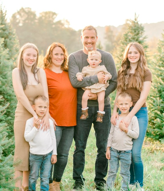 Lindsay, Service Writer