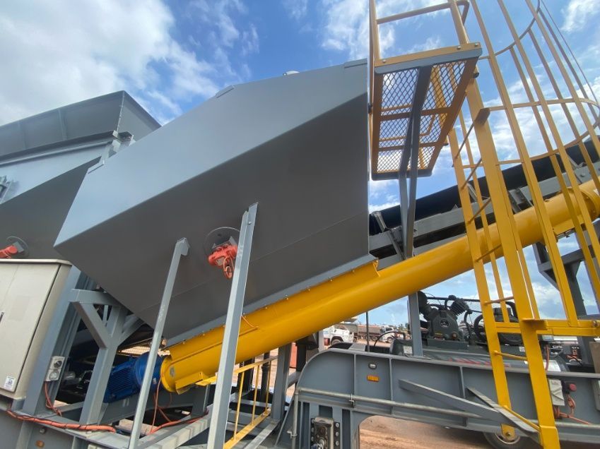 A Small White And Red Scale — Advanced Weighing Technology NT Pty Ltd In Katherine, NT