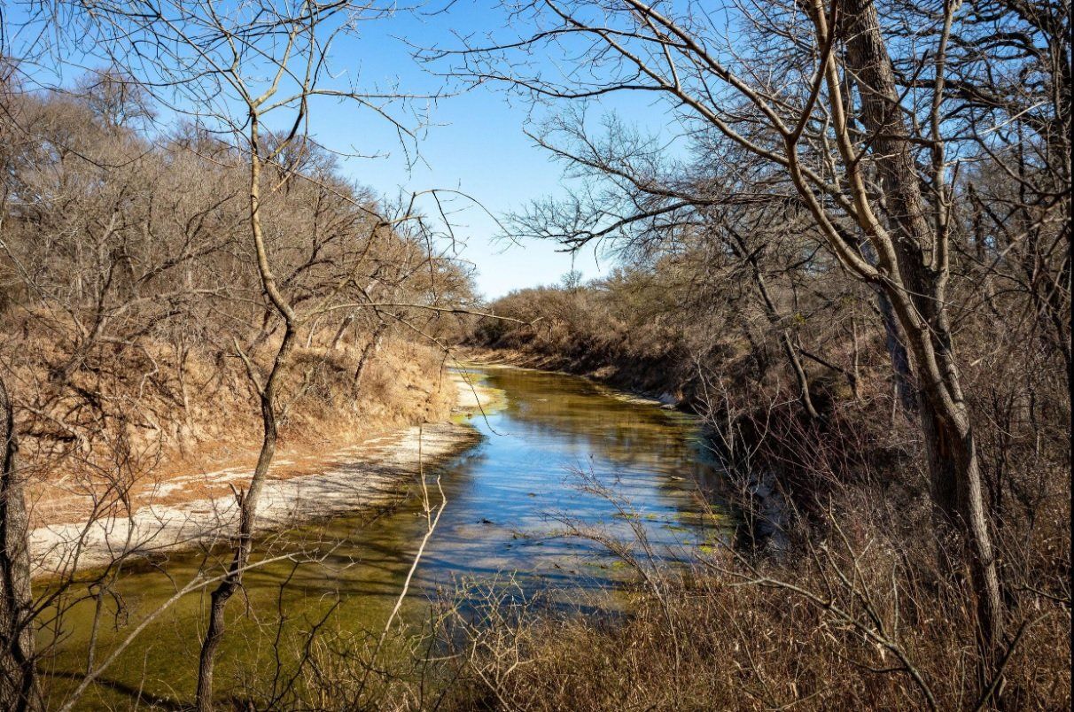 Carlisle Real Estate is a full service brokerage serving Bosque and