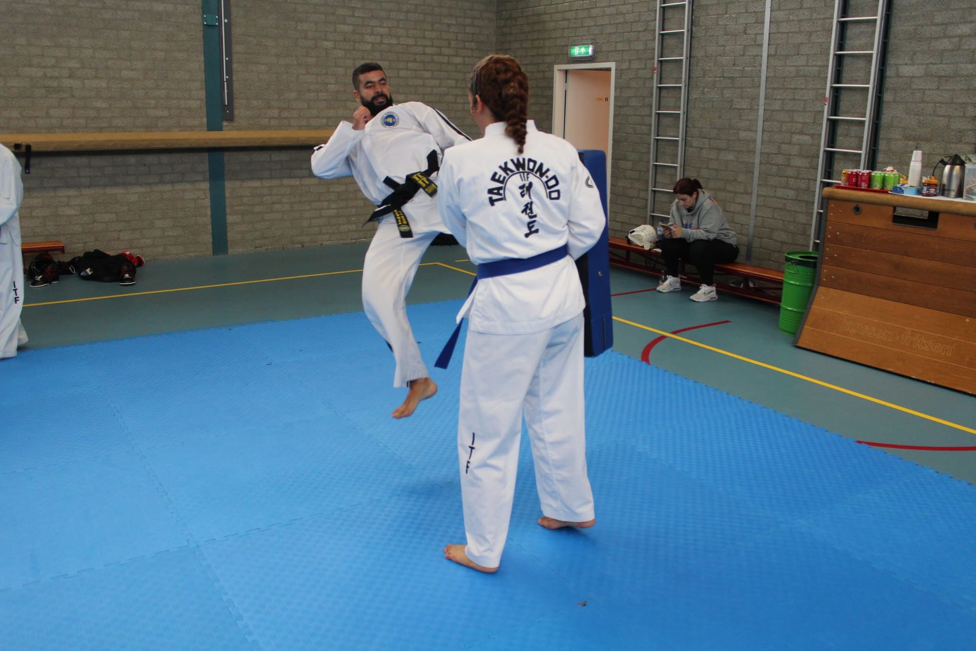 Taekwondo training voor de Europese kampioenschappen in taekwondo