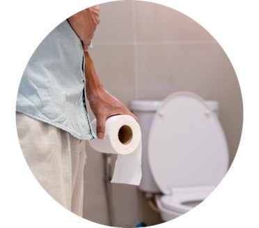 Ausschnitt eines Bauches. Die Händer sind in einer Kreis-Form um den Bauchnabel gelegt.