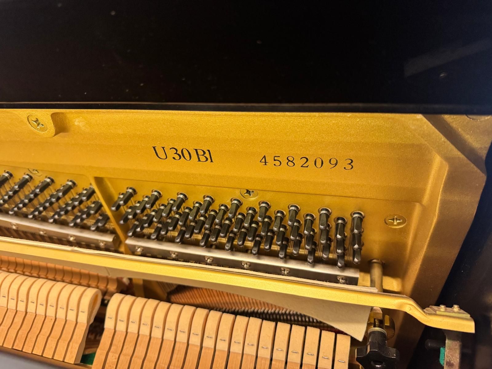 Yamaha U30BL from 1988 refurbished