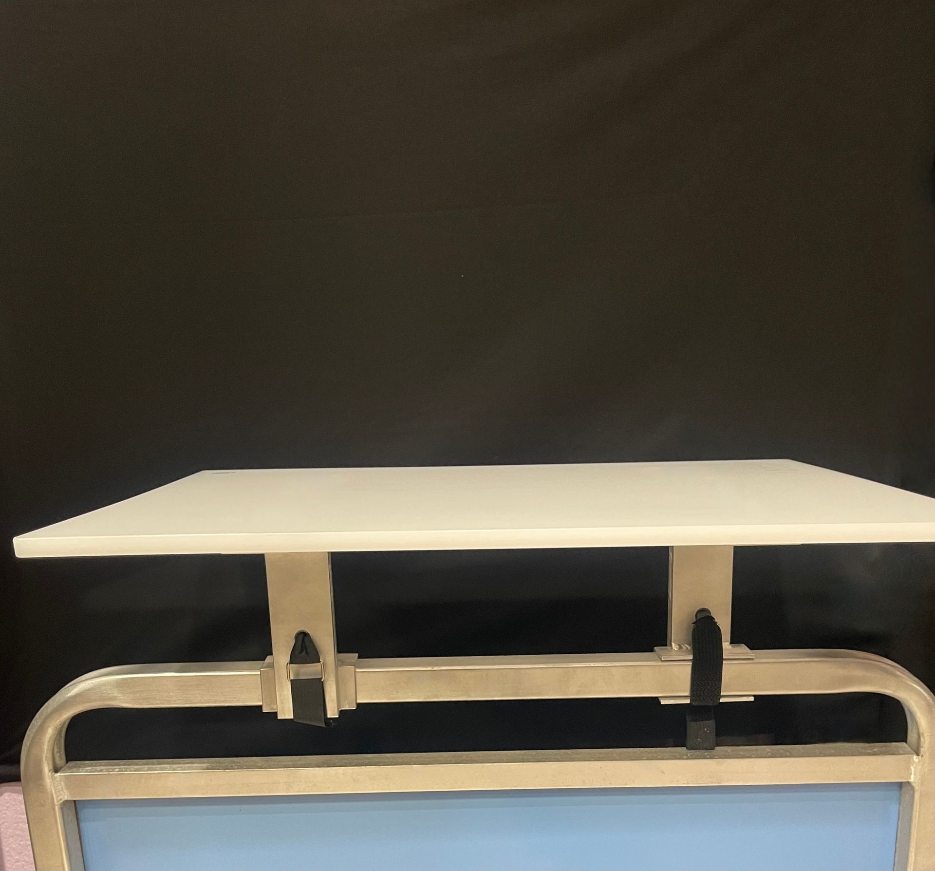 Pontoon Boat 18x30 Twist N Lock® Max Prep Table