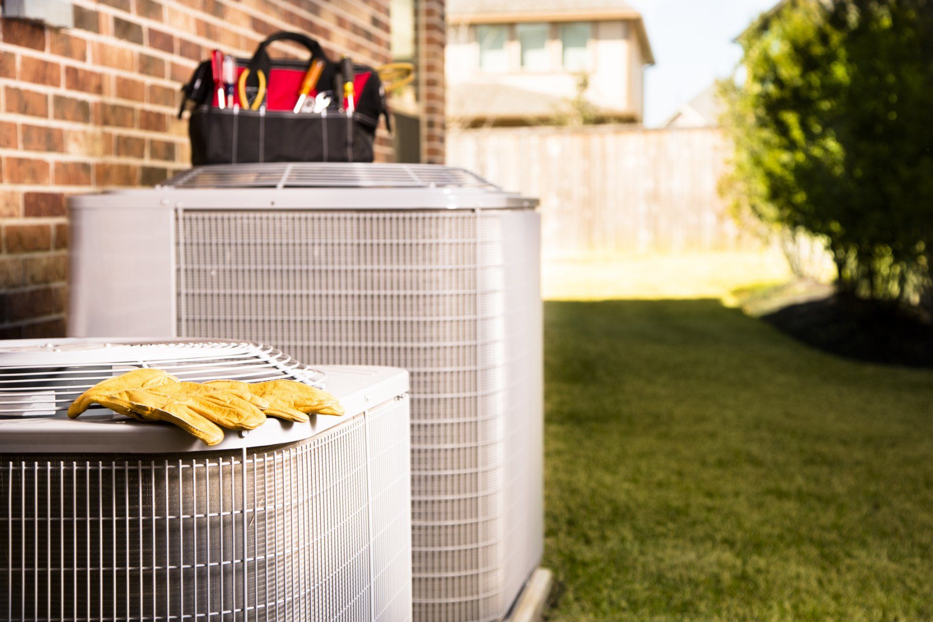 Work Tools On Air Conditioners - Hendersonville, NC - Tucker Heating & Air