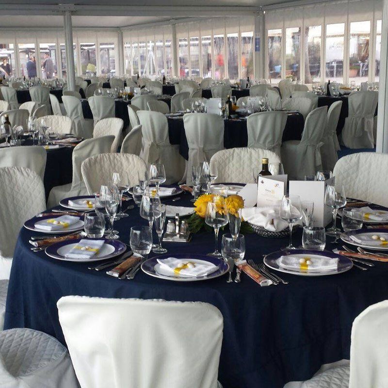 tavola apparecchiata