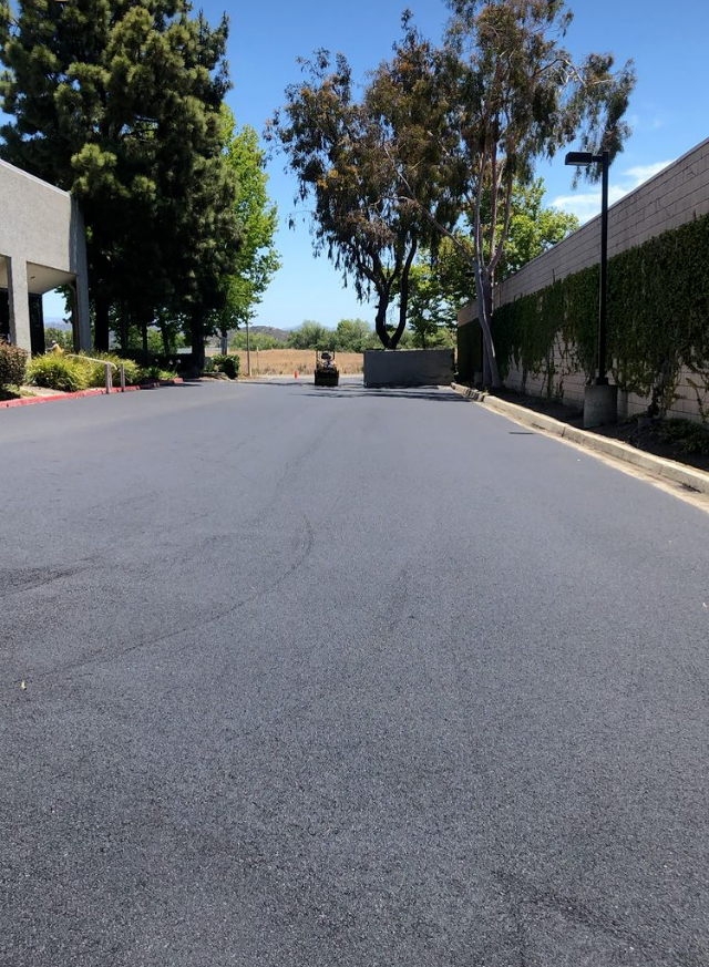 Asphalt paving4