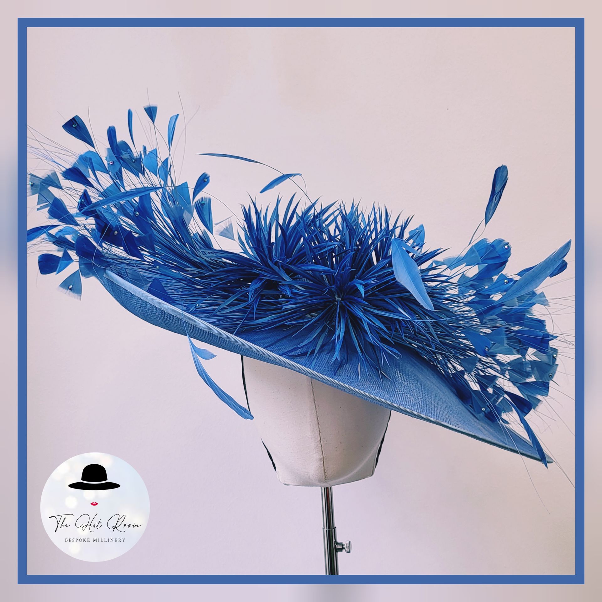 large saucer
large hatinator
Ascot ladies day
mother of the bride
mother of the groom
mother of the bride
oversized hat
large hat
mother of the groom
picture hat