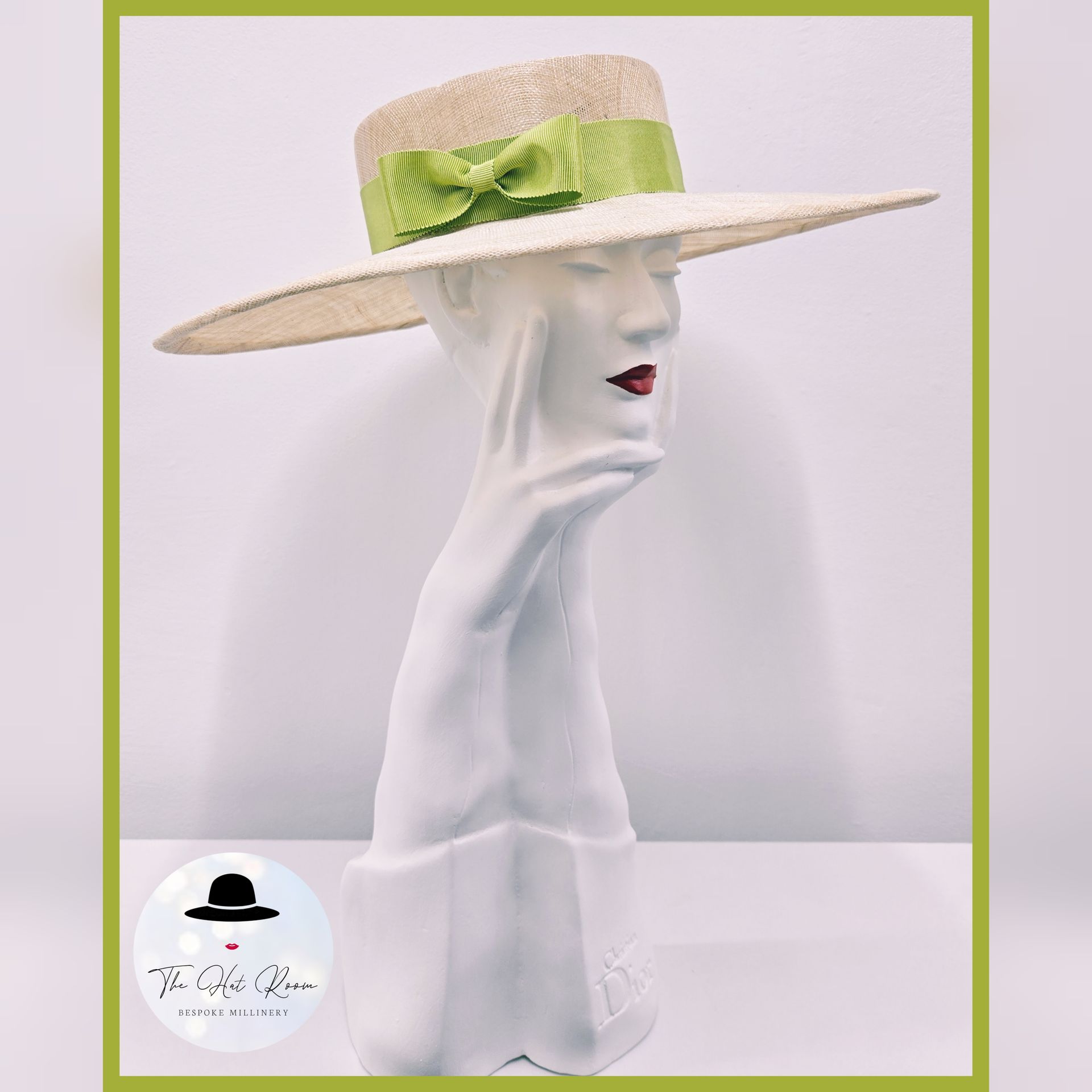 wide brim boater
over sized hat
straw boater
Ascot
Mother of the Bride
Mother of the groom