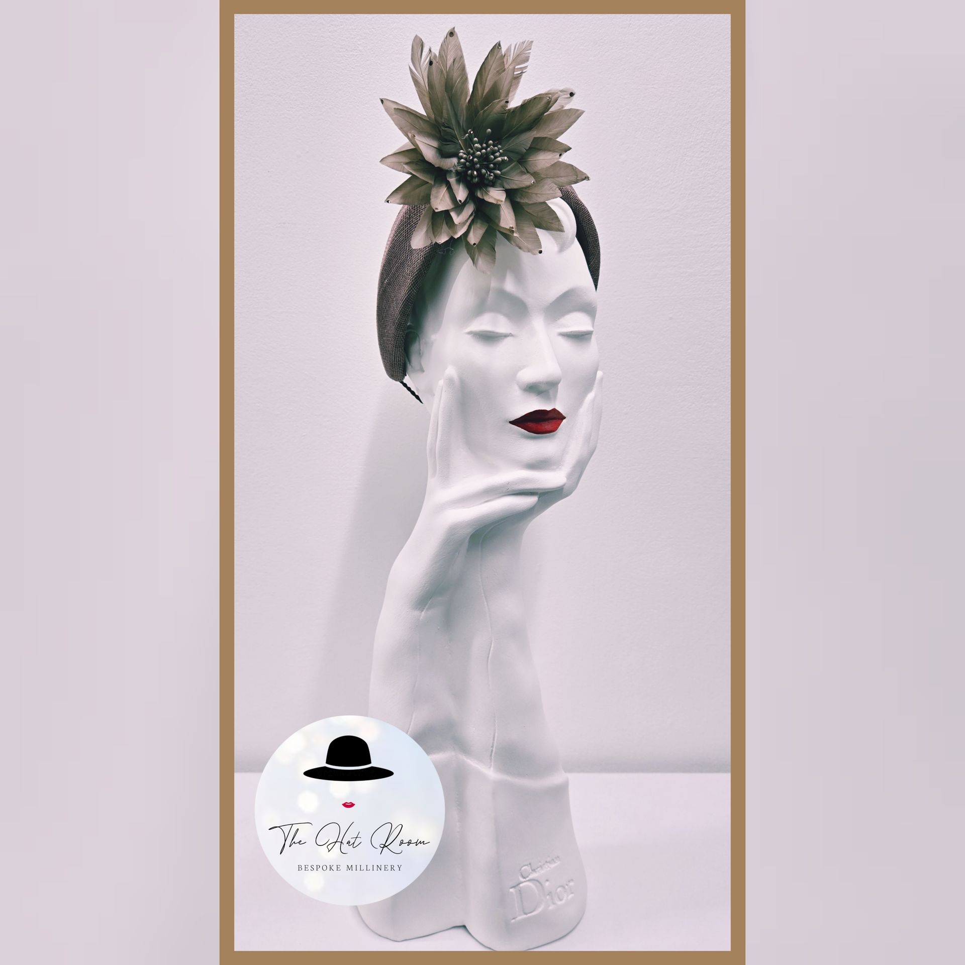 Straw Halo
Sinamay Halo
crown
Feather flower
Ascot
Mother of the Bride
Mother of the Groom