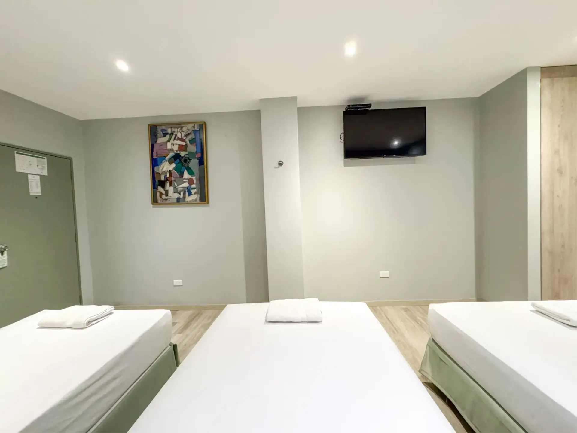 Cuarto con3 camas, aire acondicionado, tv,