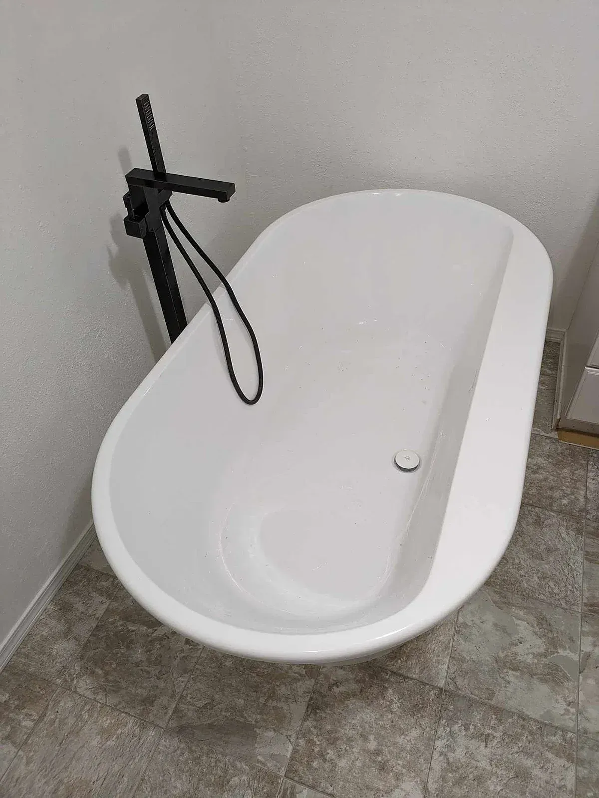 New bathtub install