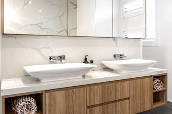 Minimalist Bathroom - Benchtops on the Sunshine Coast, QLD