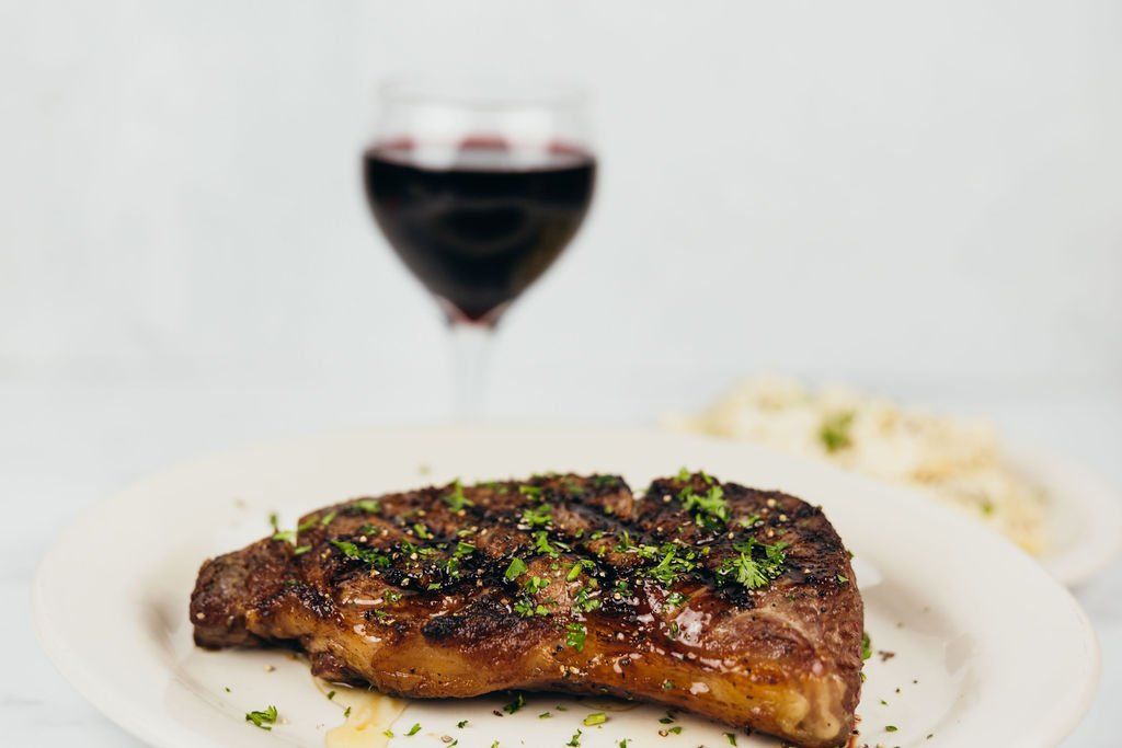 Enjoy Classic Steakhouse Favorites at Columbia, Mo’s Classic Jazz Restaurant, Murry’s.