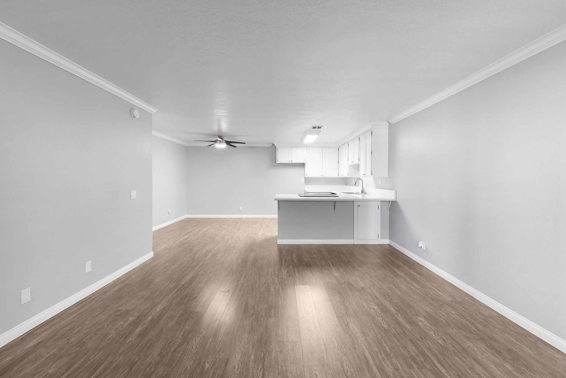 Sliding Photo Gallery Displaying Apartment Features
