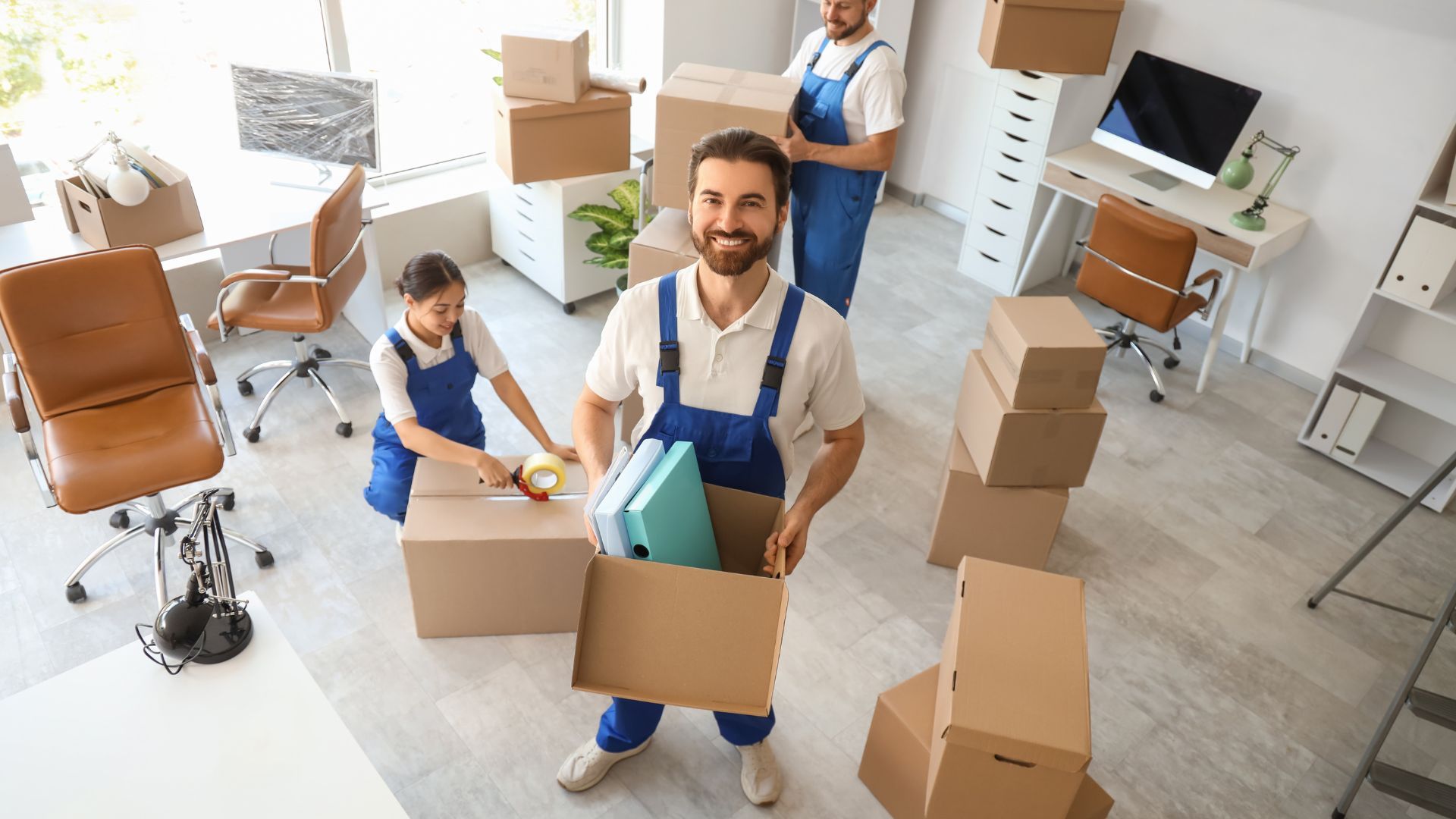move out crew helping in packing items