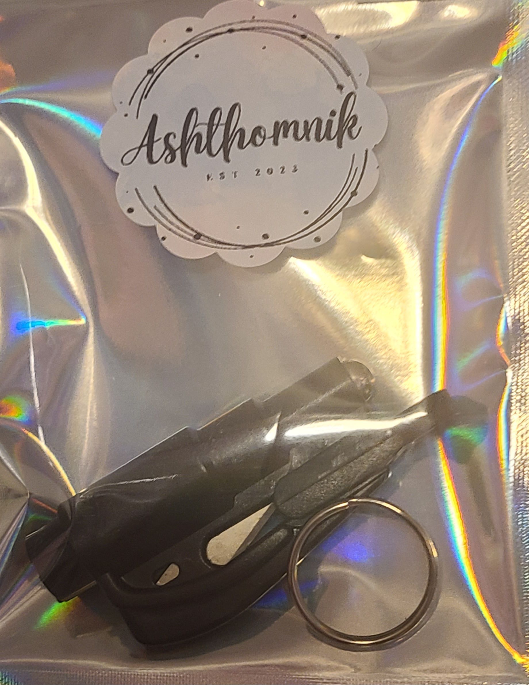 Seatbelt & Window Breaker Keychain